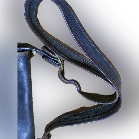 COACH Vintage LEATHERWARE SHOULDER Handbag NYC USA Brown 2 Tone Brown Distressed - Picture 16 of 16